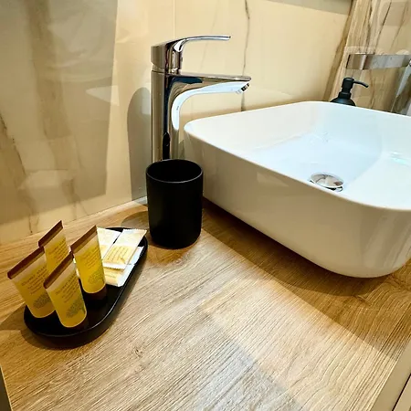 Deca Apartment *